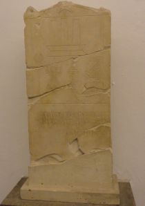 stele con iscrizione punica